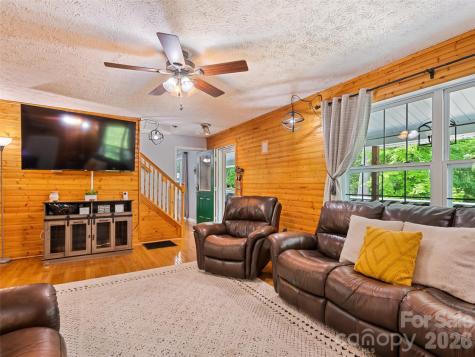 222 Thistle Ridge Clyde NC 28721