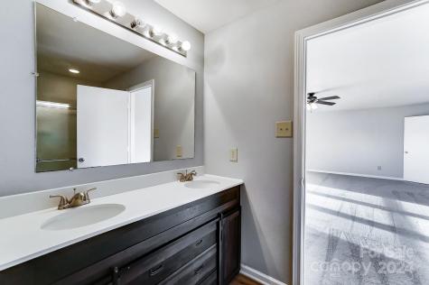 1106 Adirondak Drive Gastonia NC 28052