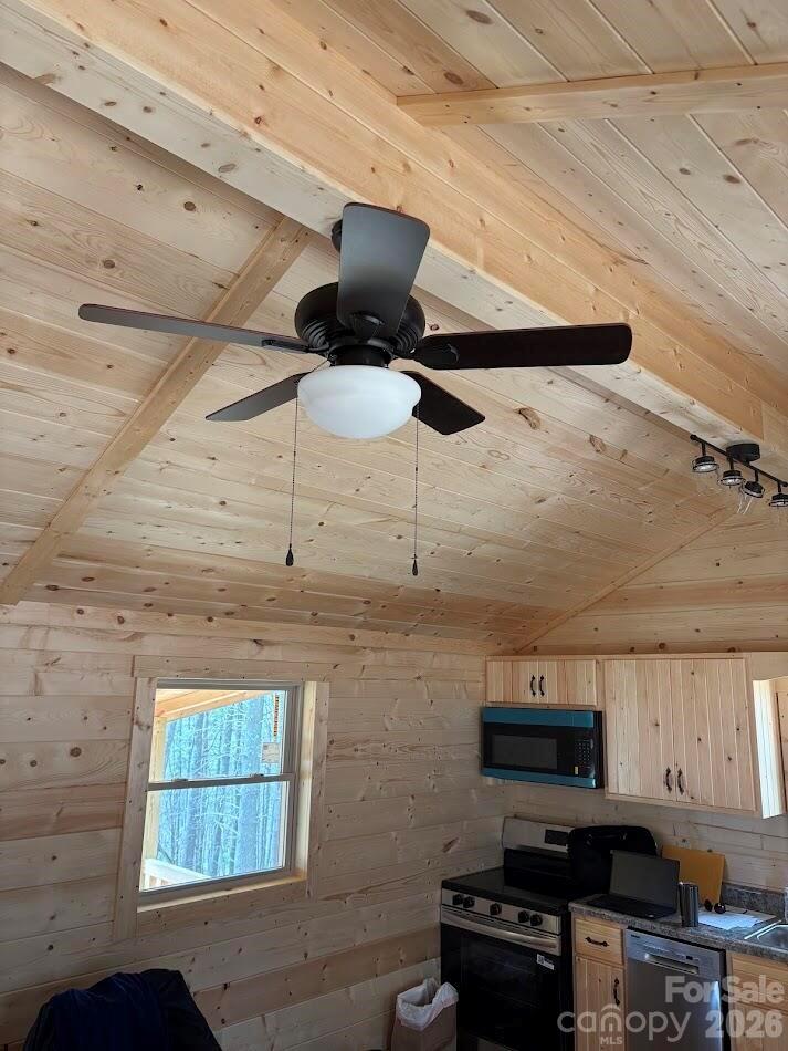 387 Tree Top Circle Fleetwood NC 28626