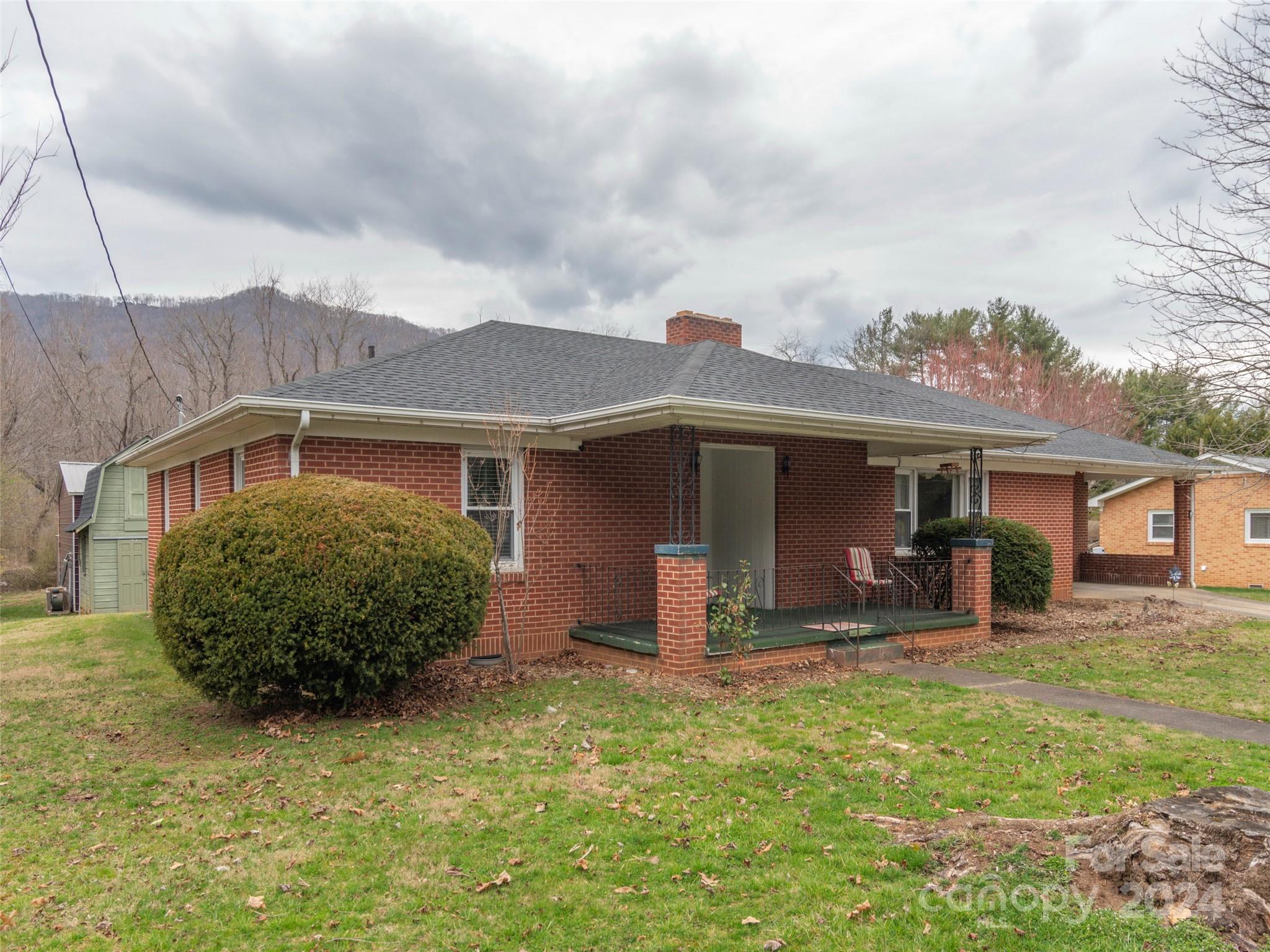 632 Brown Avenue Waynesville NC 28786