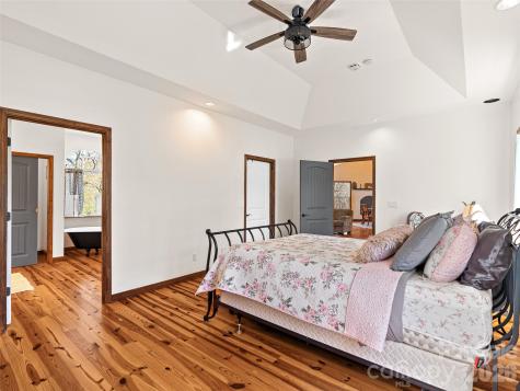 6 Jackson Cove Road Leicester NC 28748