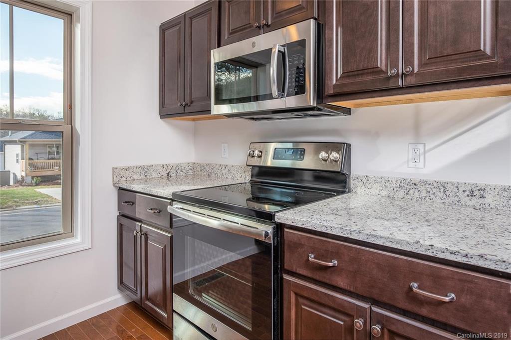 5 Yarrow Meadow Road Weaverville NC 28787