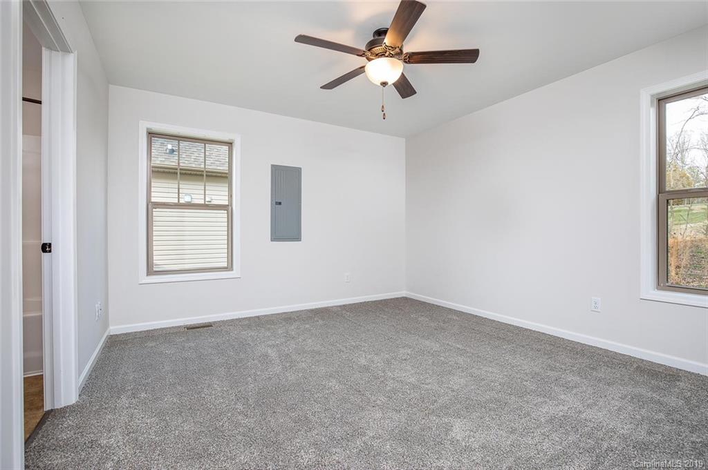 5 Yarrow Meadow Road Weaverville NC 28787