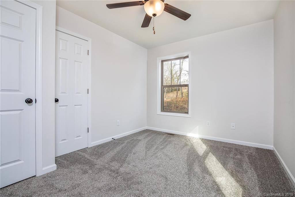 5 Yarrow Meadow Road Weaverville NC 28787