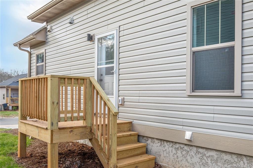 5 Yarrow Meadow Road Weaverville NC 28787