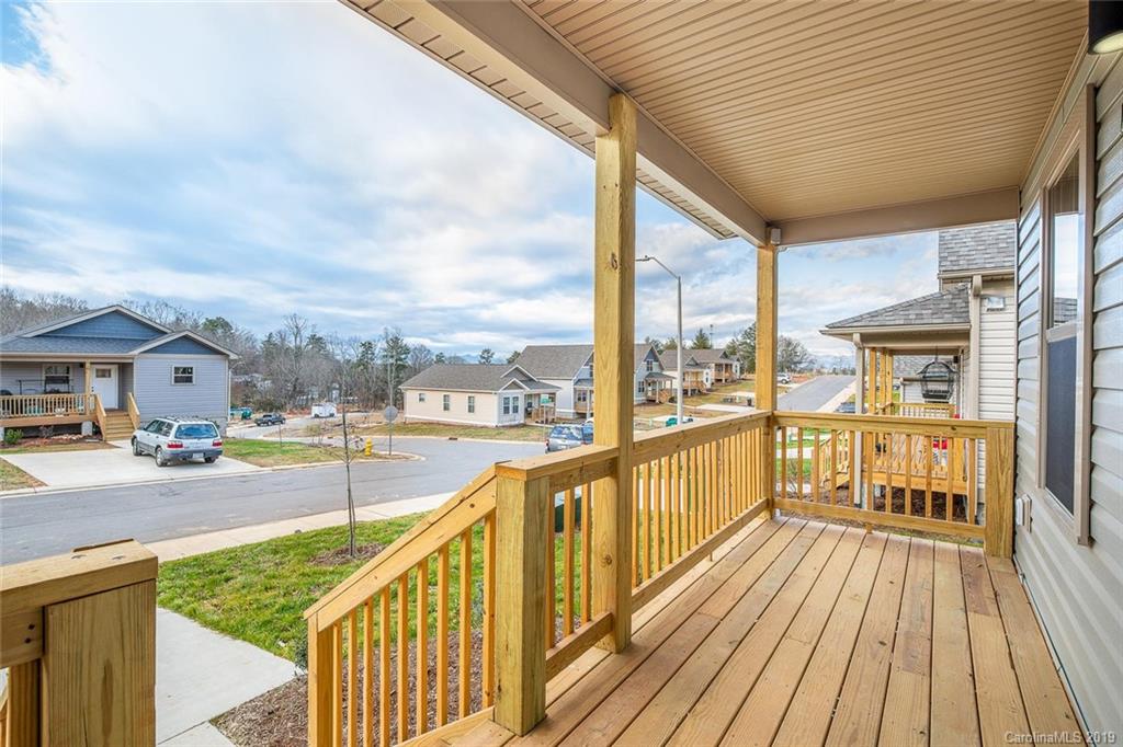 5 Yarrow Meadow Road Weaverville NC 28787