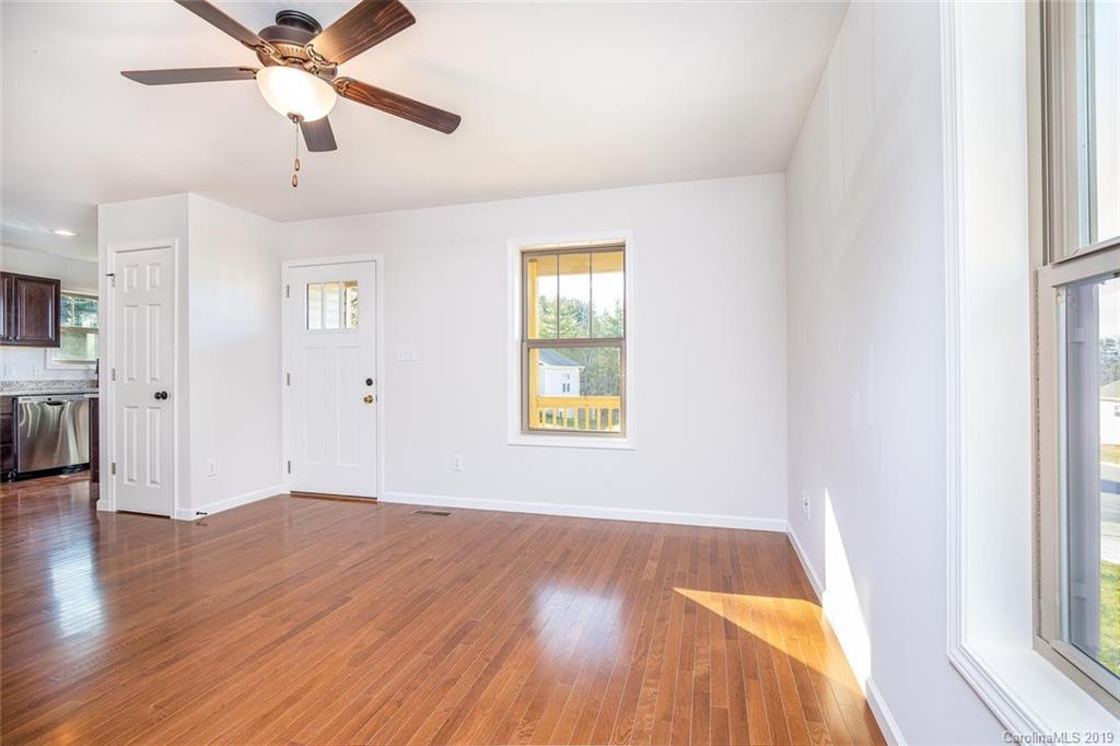 5 Yarrow Meadow Road Weaverville NC 28787