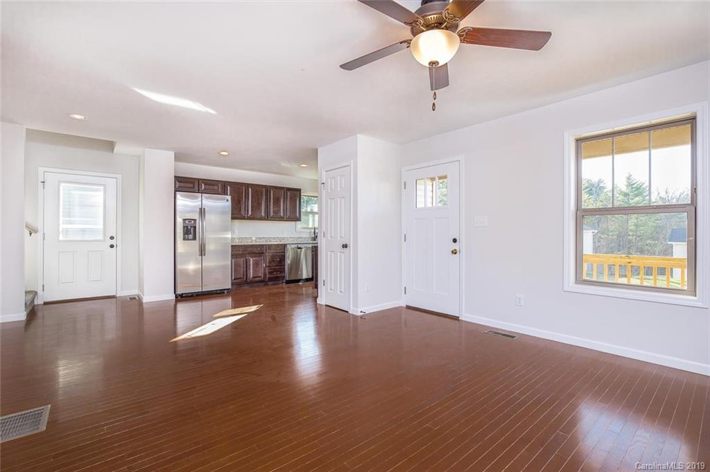 5 Yarrow Meadow Road Weaverville NC 28787