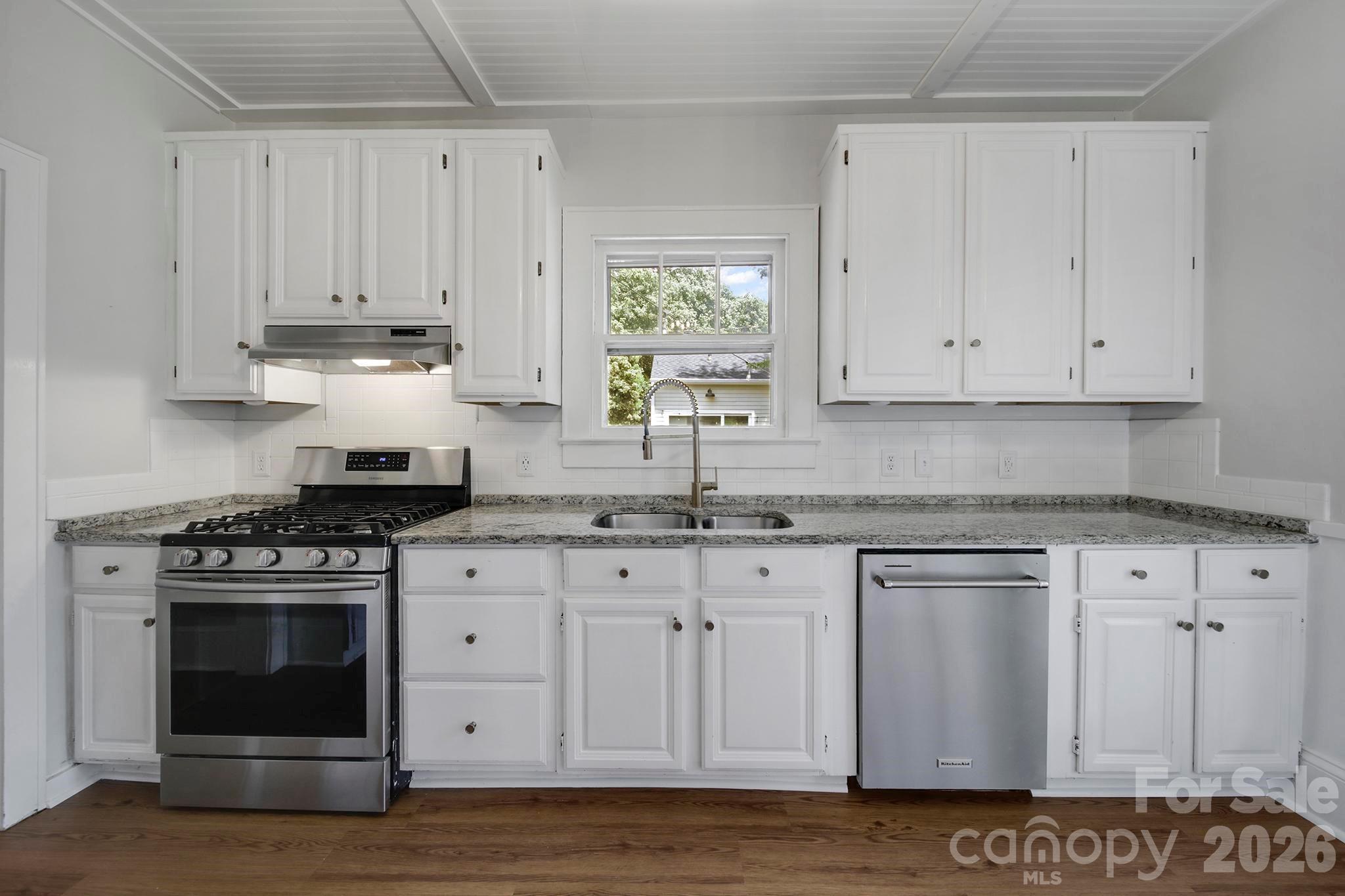 1638 Longfellow Street Charlotte NC 28205