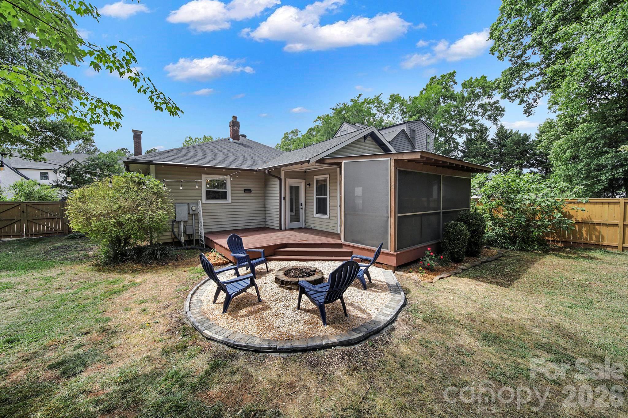 1638 Longfellow Street Charlotte NC 28205
