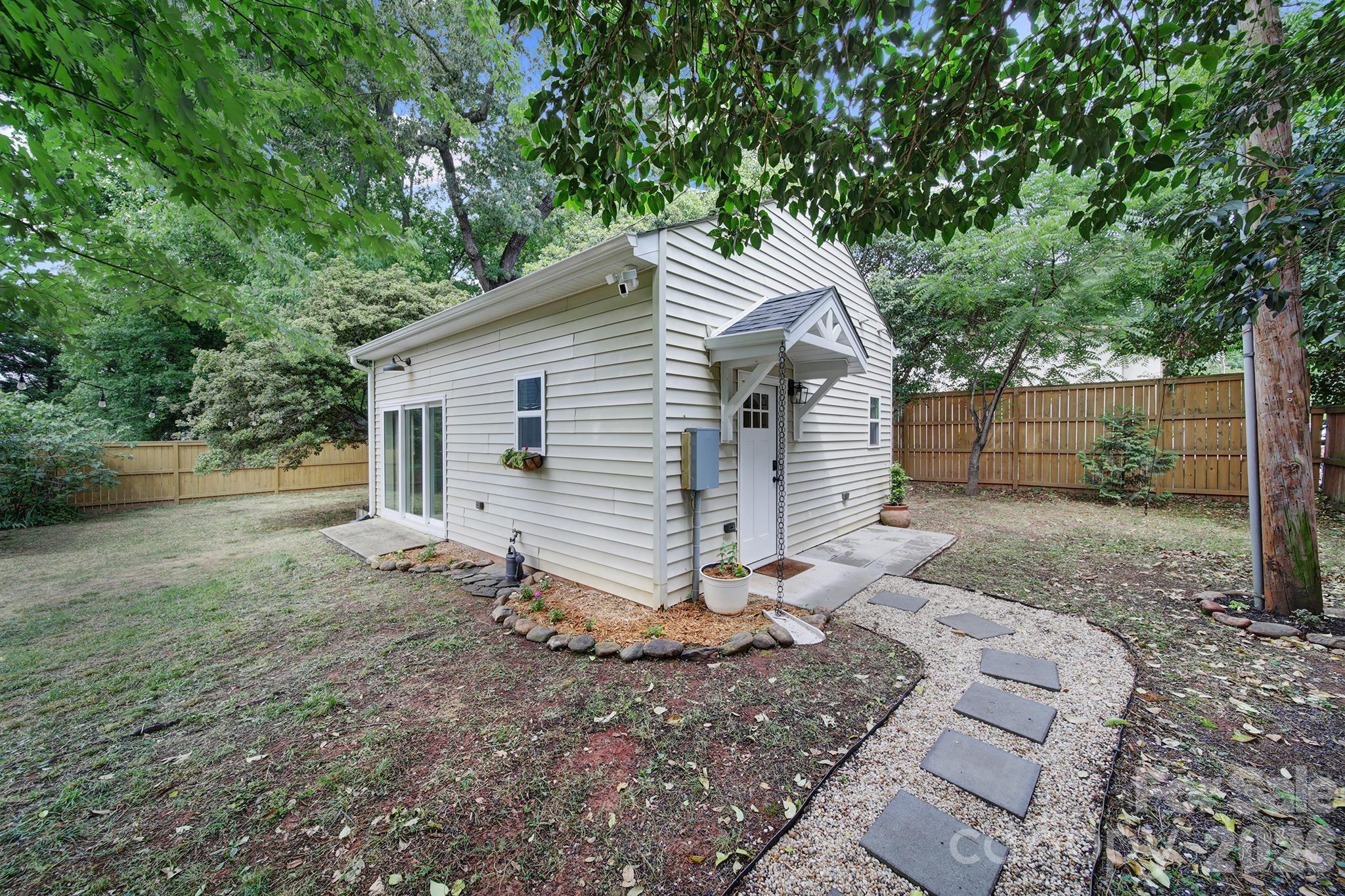 1638 Longfellow Street Charlotte NC 28205