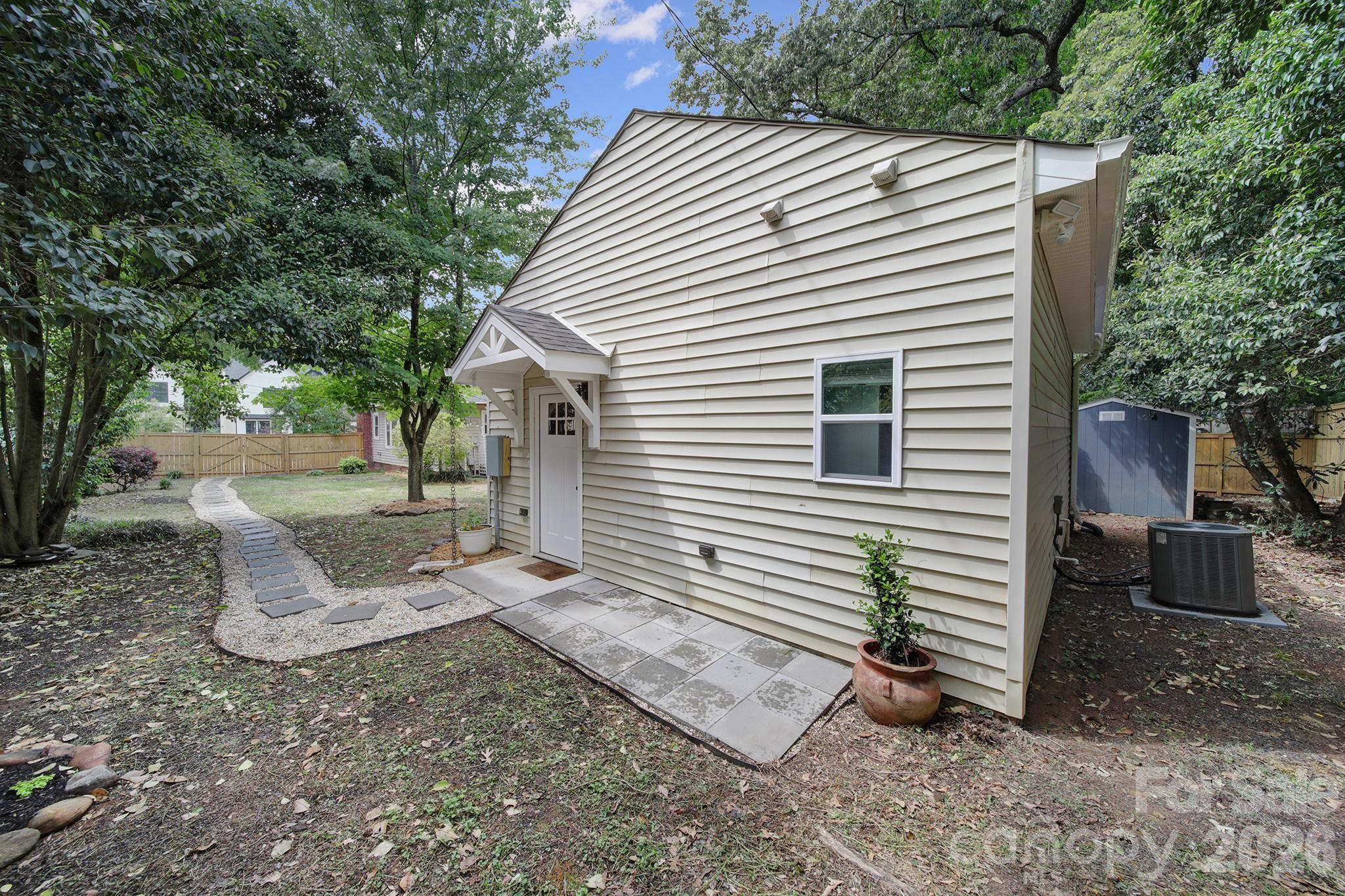 1638 Longfellow Street Charlotte NC 28205