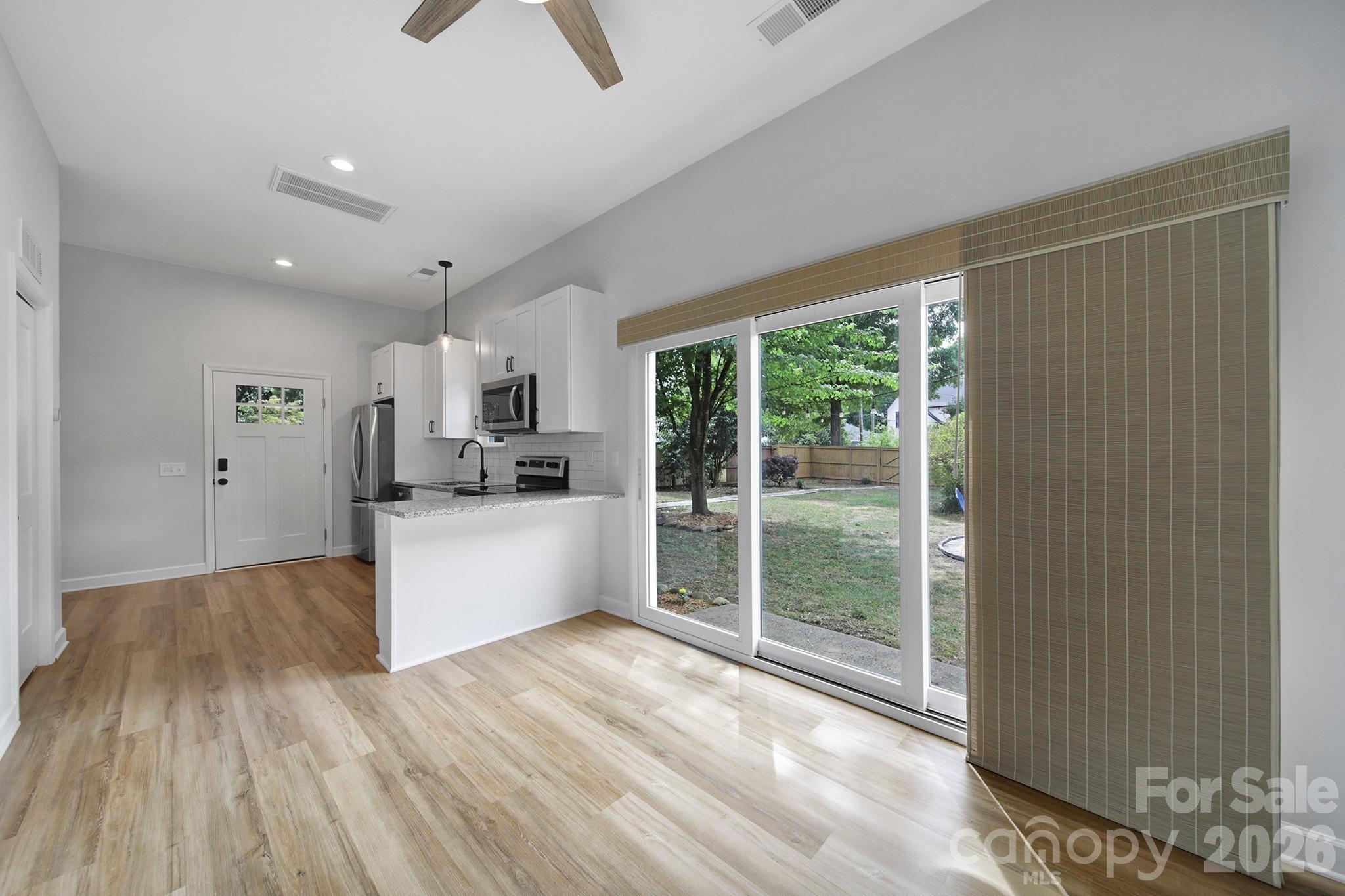 1638 Longfellow Street Charlotte NC 28205