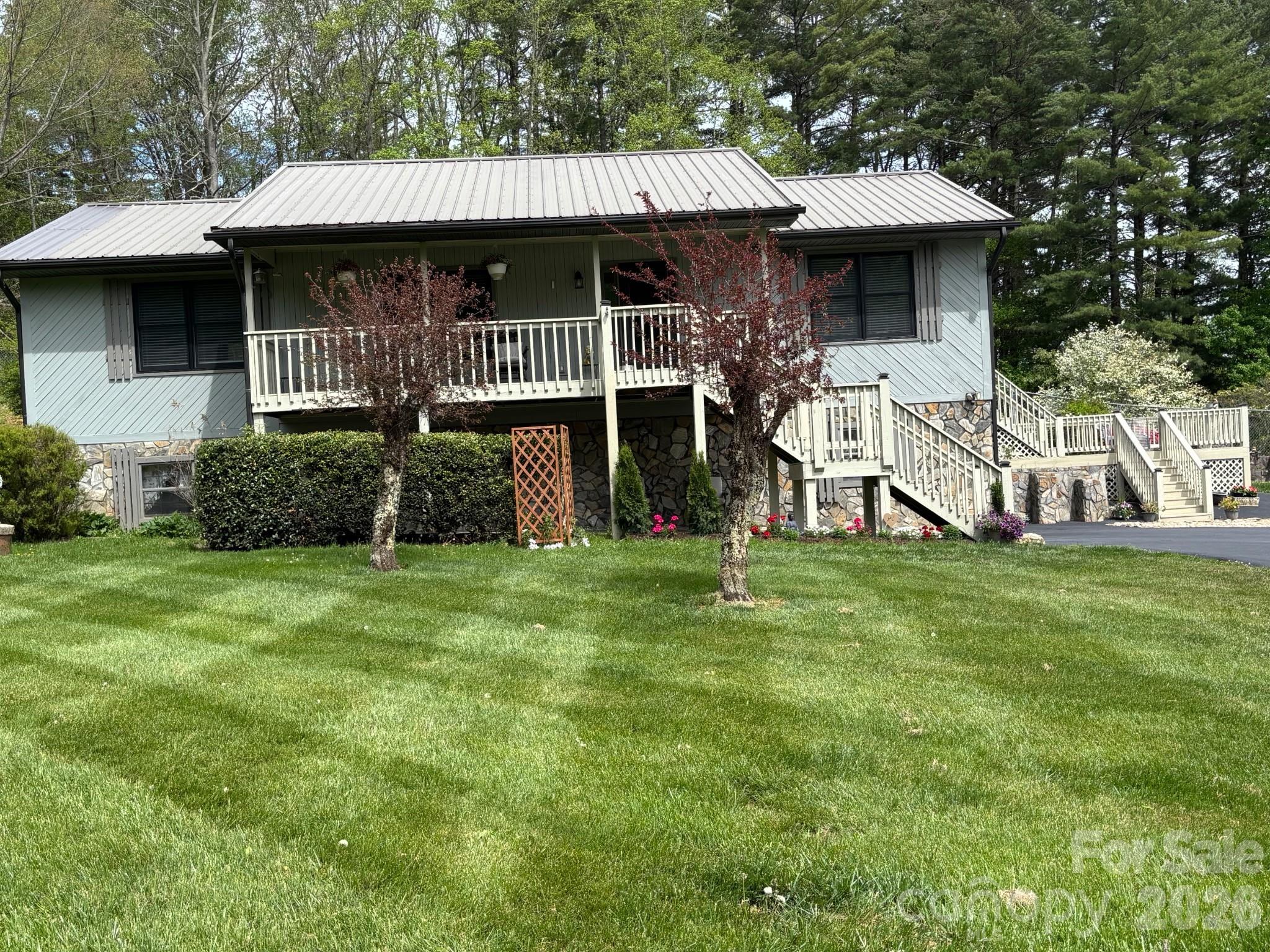 342 Mountain View Road Burnsville NC 28714