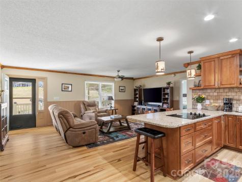 342 Mountain View Road Burnsville NC 28714