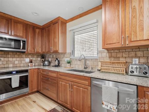 342 Mountain View Road Burnsville NC 28714