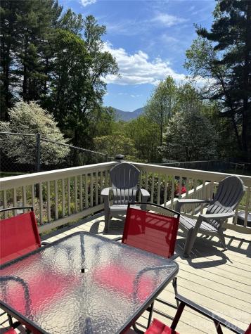 342 Mountain View Road Burnsville NC 28714