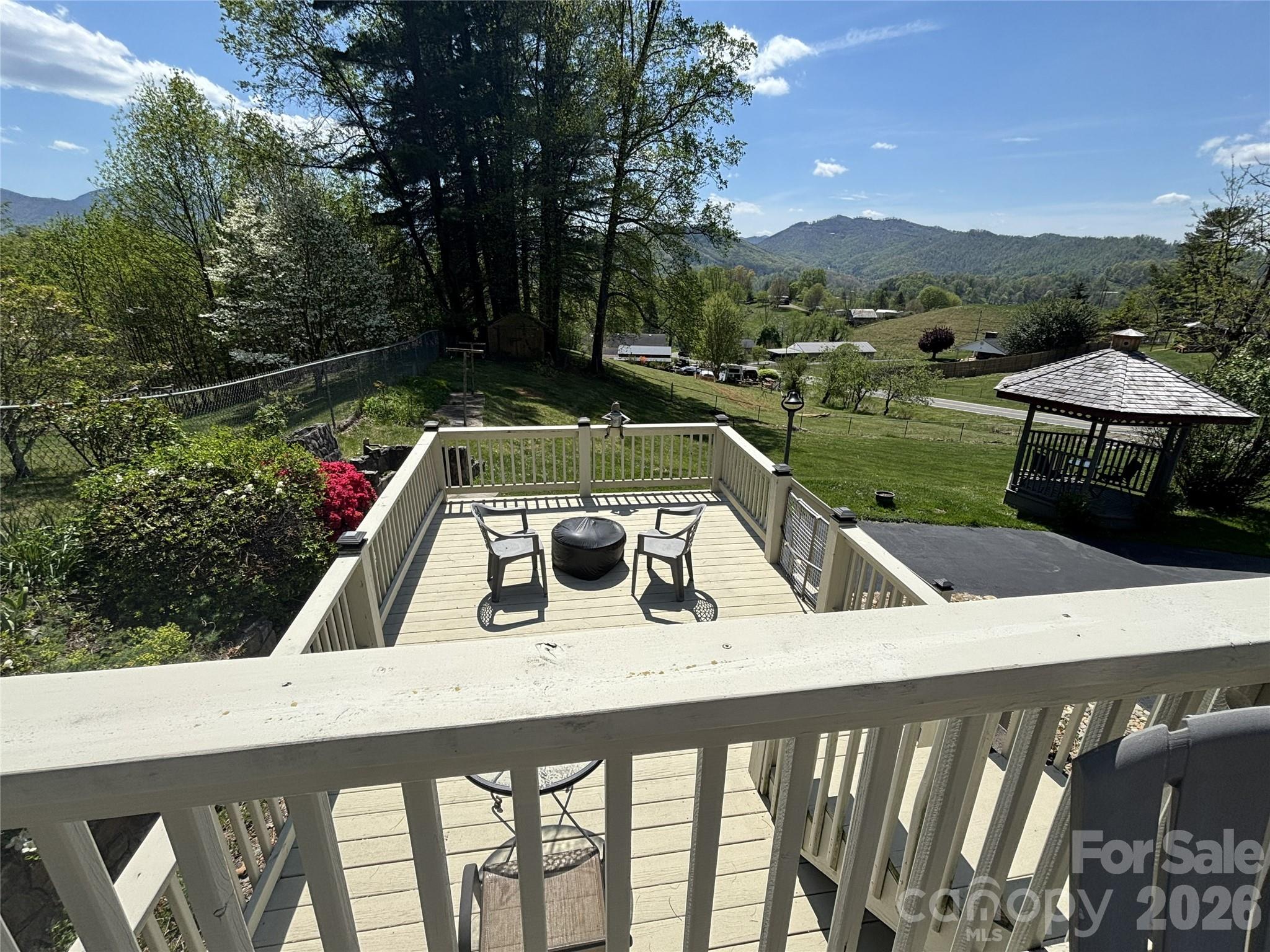 342 Mountain View Road Burnsville NC 28714