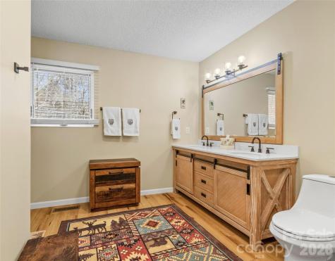 342 Mountain View Road Burnsville NC 28714