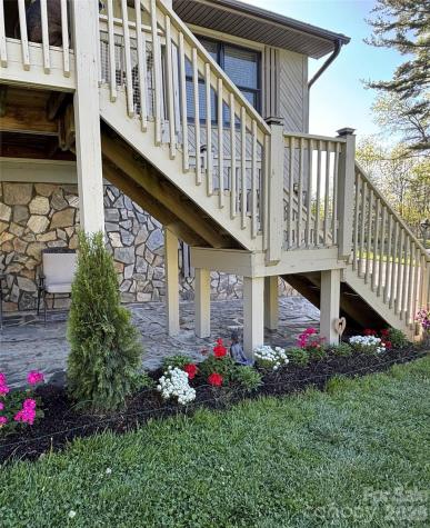 342 Mountain View Road Burnsville NC 28714