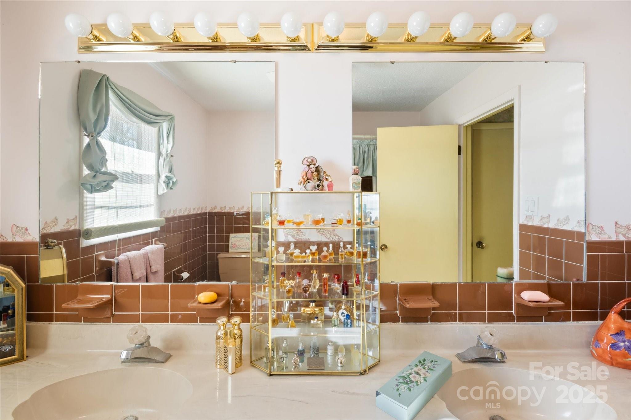 4186 Lake James Road Marion NC 28752