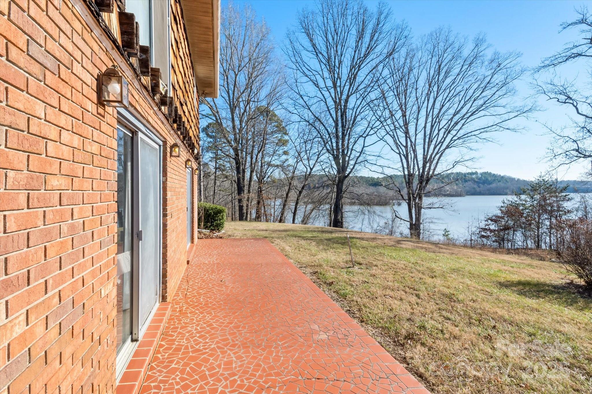 4186 Lake James Road Marion NC 28752