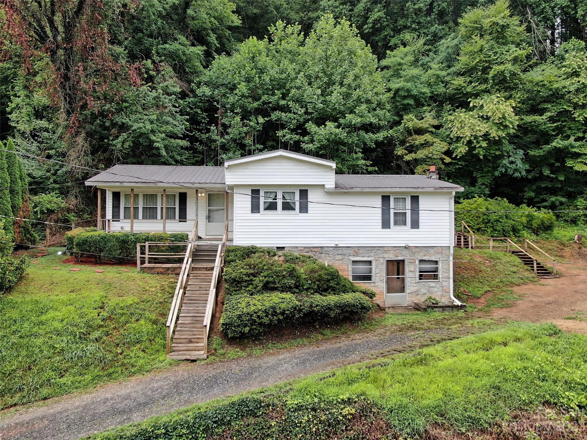 9 Alzena Road Sylva NC 28779