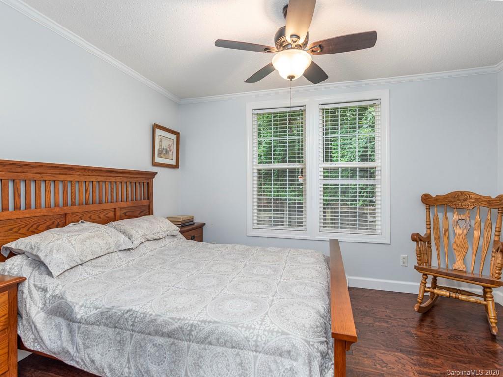 34 Edwards Street Asheville NC 28806