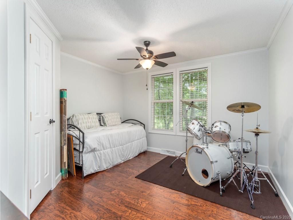 34 Edwards Street Asheville NC 28806