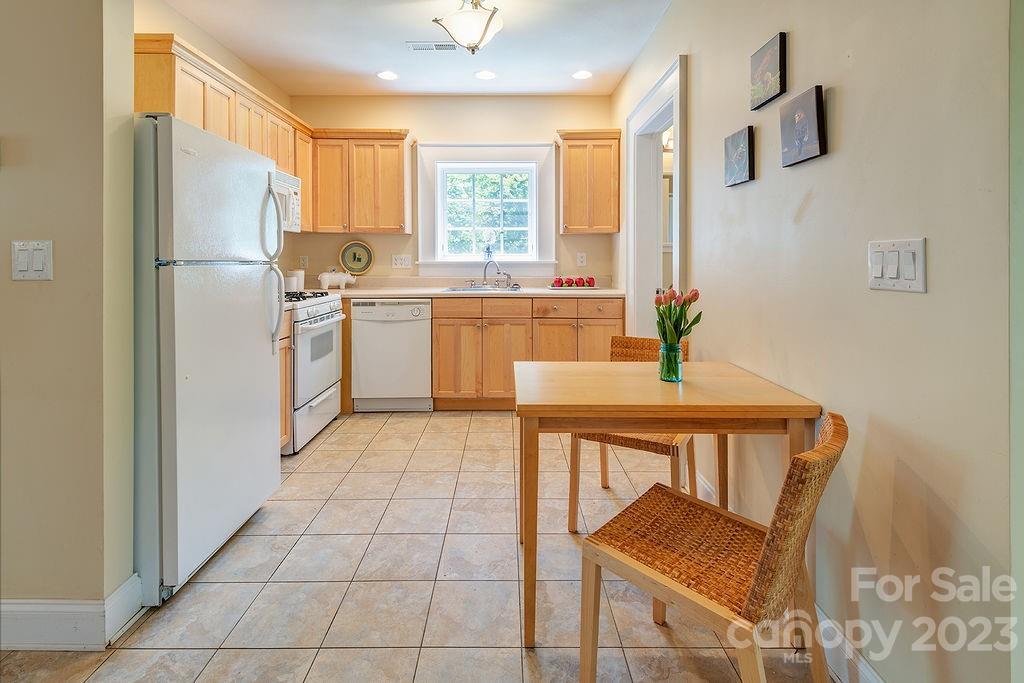 93 Forest Hill Drive Asheville NC 28803