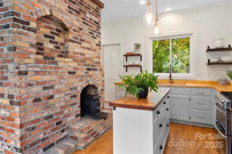 528 Padgettown Road Black Mountain NC 28711