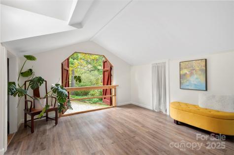 528 Padgettown Road Black Mountain NC 28711