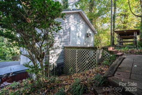 820 Peacehaven Place NW Lenoir NC 28645