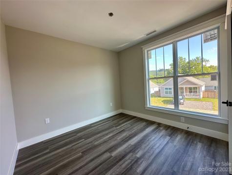1104 Blueview Drive Black Mountain NC 28711
