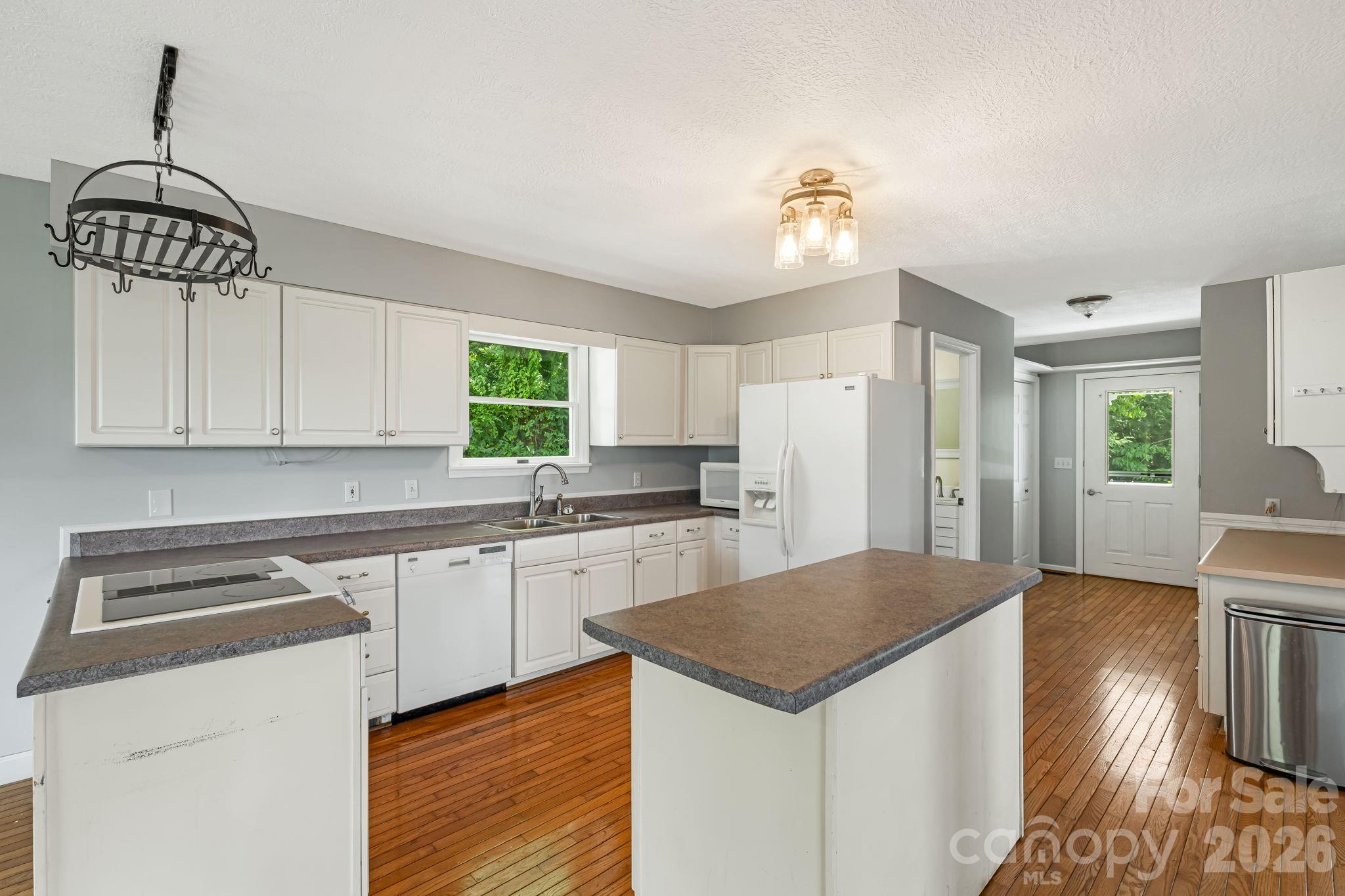 95 Friendship Road Burnsville NC 28714