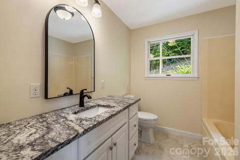 95 Friendship Road Burnsville NC 28714