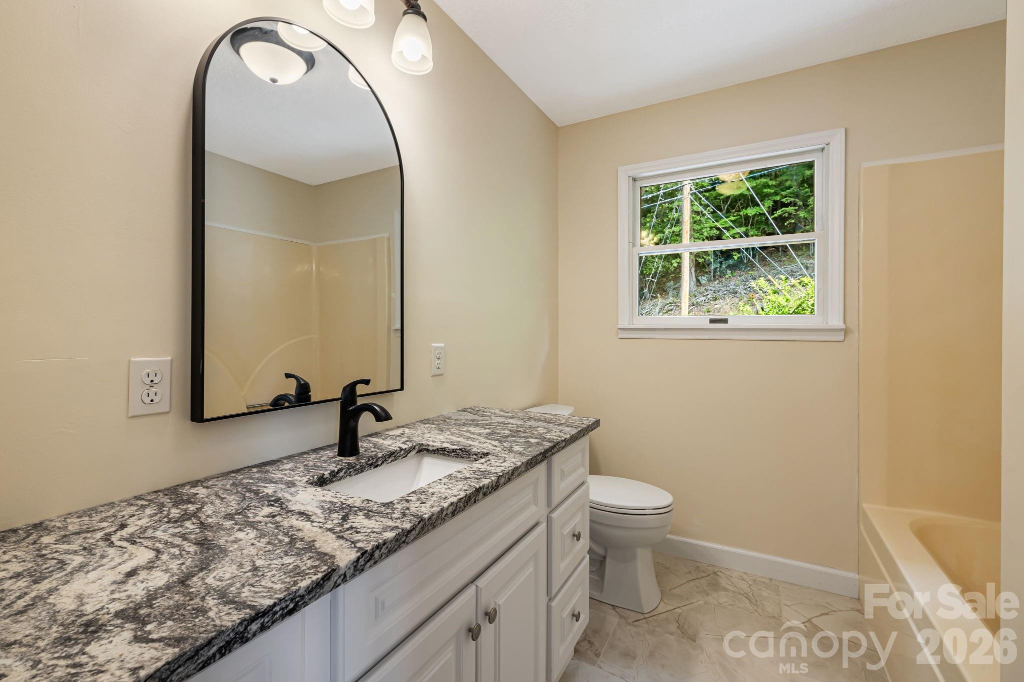 95 Friendship Road Burnsville NC 28714