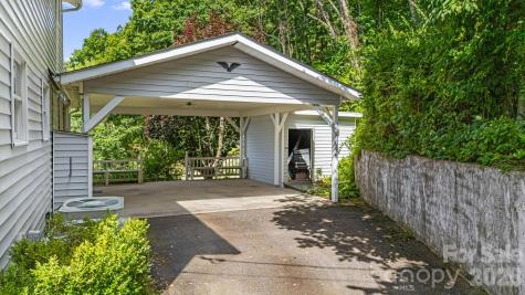 95 Friendship Road Burnsville NC 28714