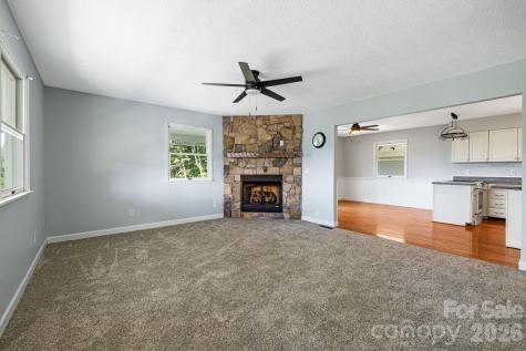 95 Friendship Road Burnsville NC 28714