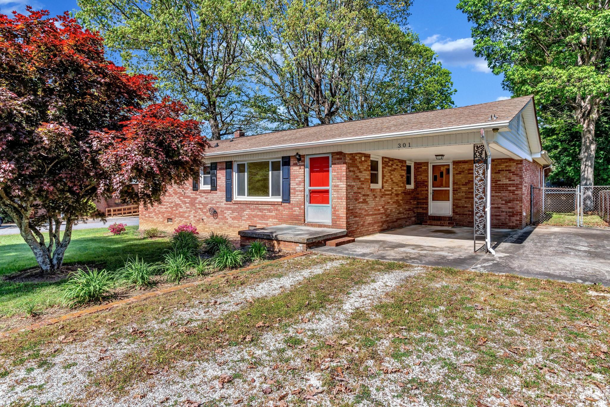 301 Stonewall Avenue Swannanoa NC 28778