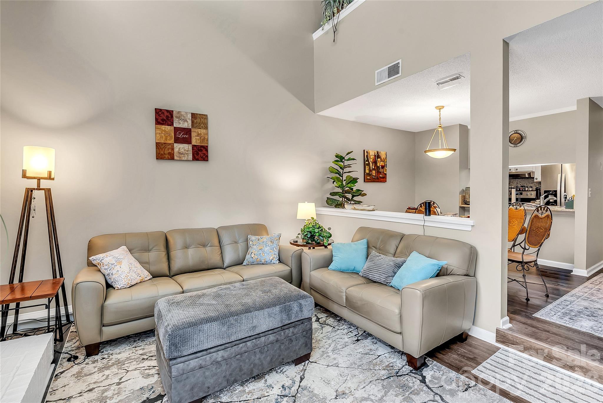 8073 Charter Oak Lane Charlotte NC 28226