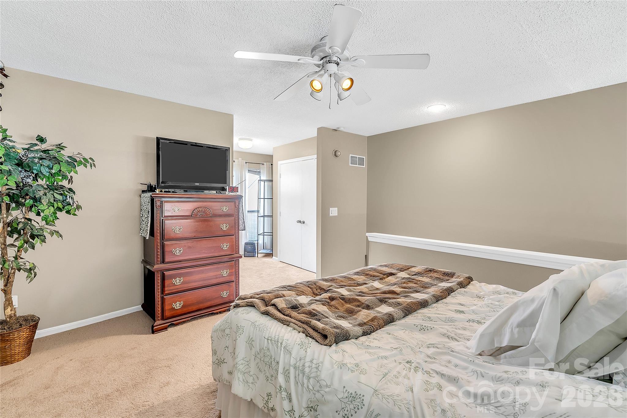 8073 Charter Oak Lane Charlotte NC 28226