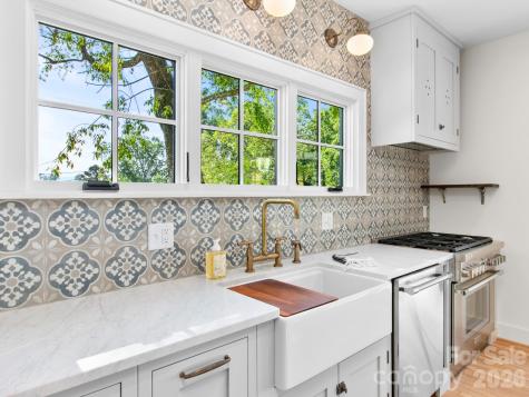 18 Normandy Road Asheville NC 28803