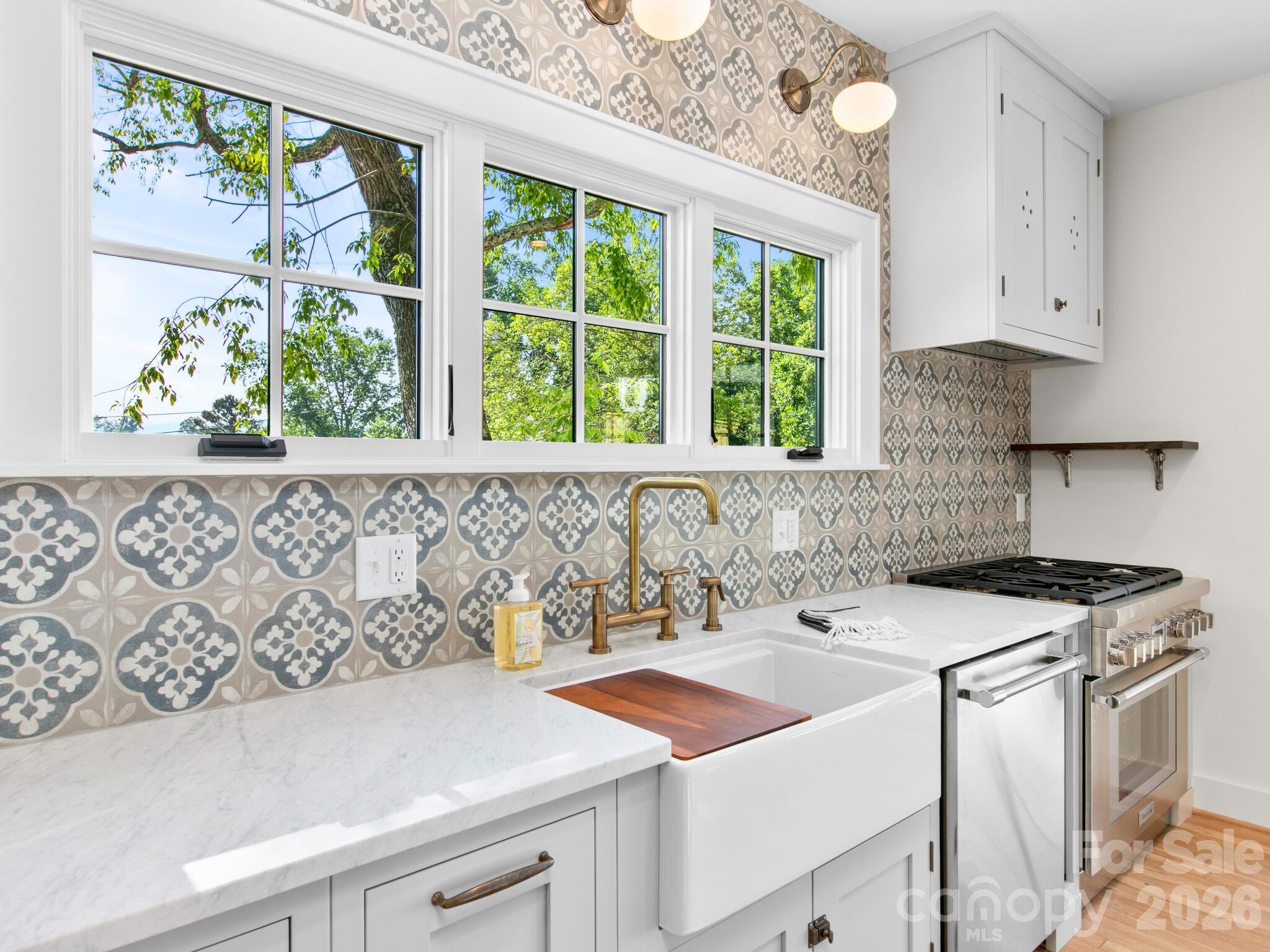 18 Normandy Road Asheville NC 28803