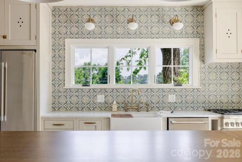 18 Normandy Road Asheville NC 28803