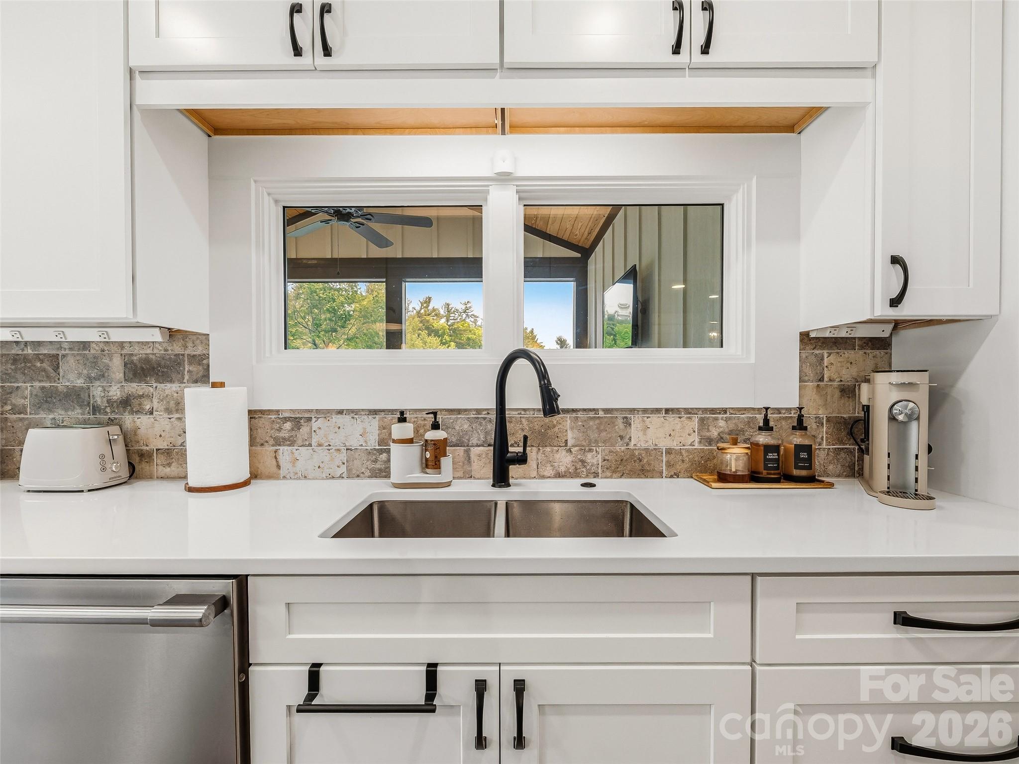 158 Trellem Trail Hendersonville NC 28739
