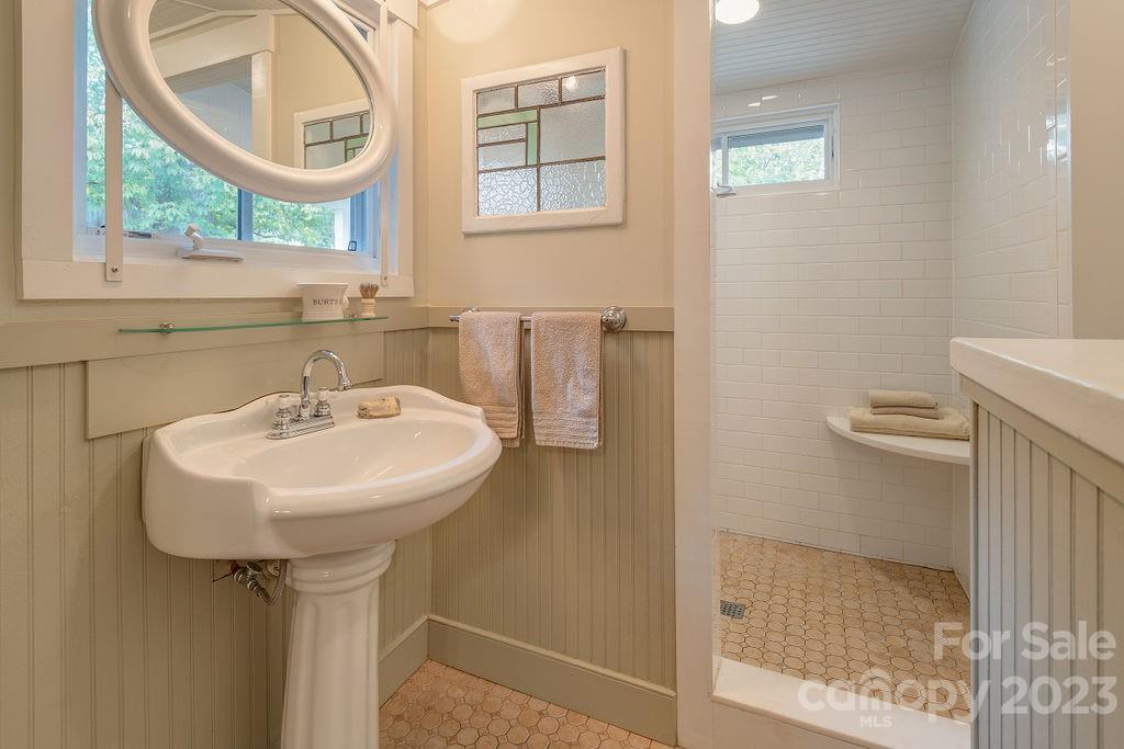 5 Elkmont Terrace Asheville NC 28804