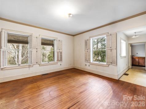 385 Chunns Cove Road Asheville NC 28805