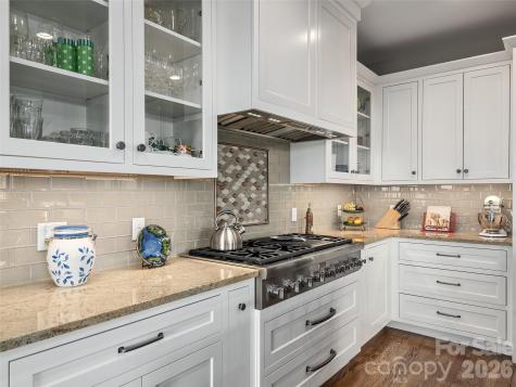 31 Wonderland Ridge Lane Fairview NC 28730
