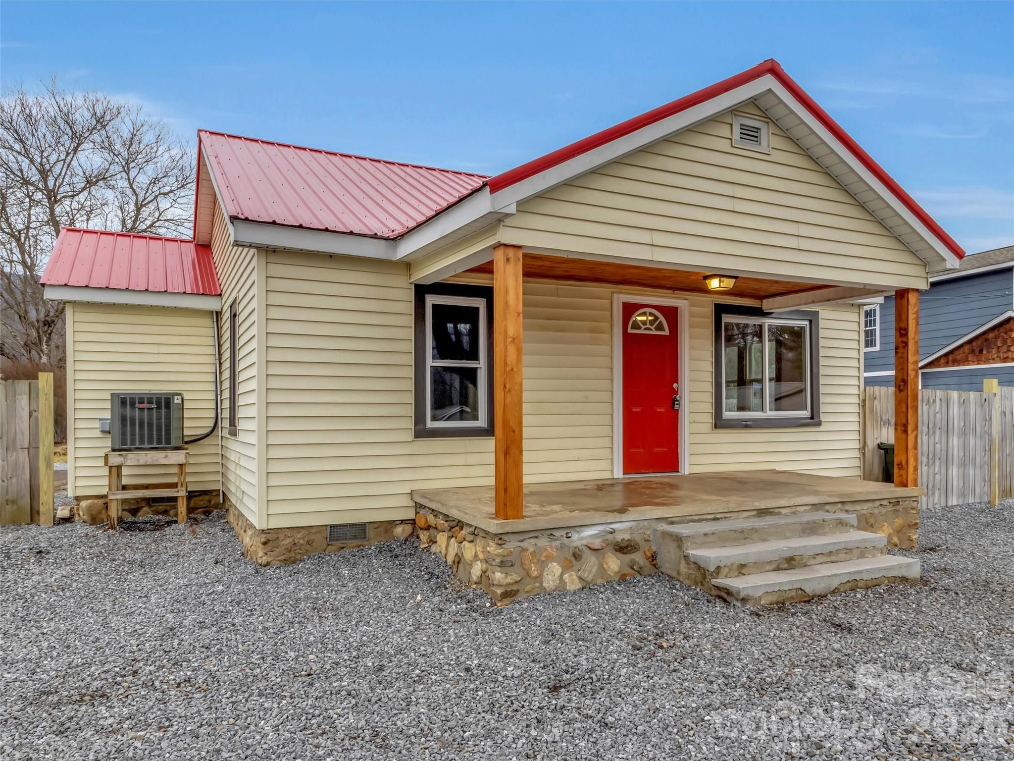 106 Long Street Waynesville NC 28786